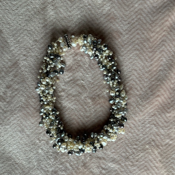 Tiffany &Co Iridesse pearls neckless - Picture 4 of 15